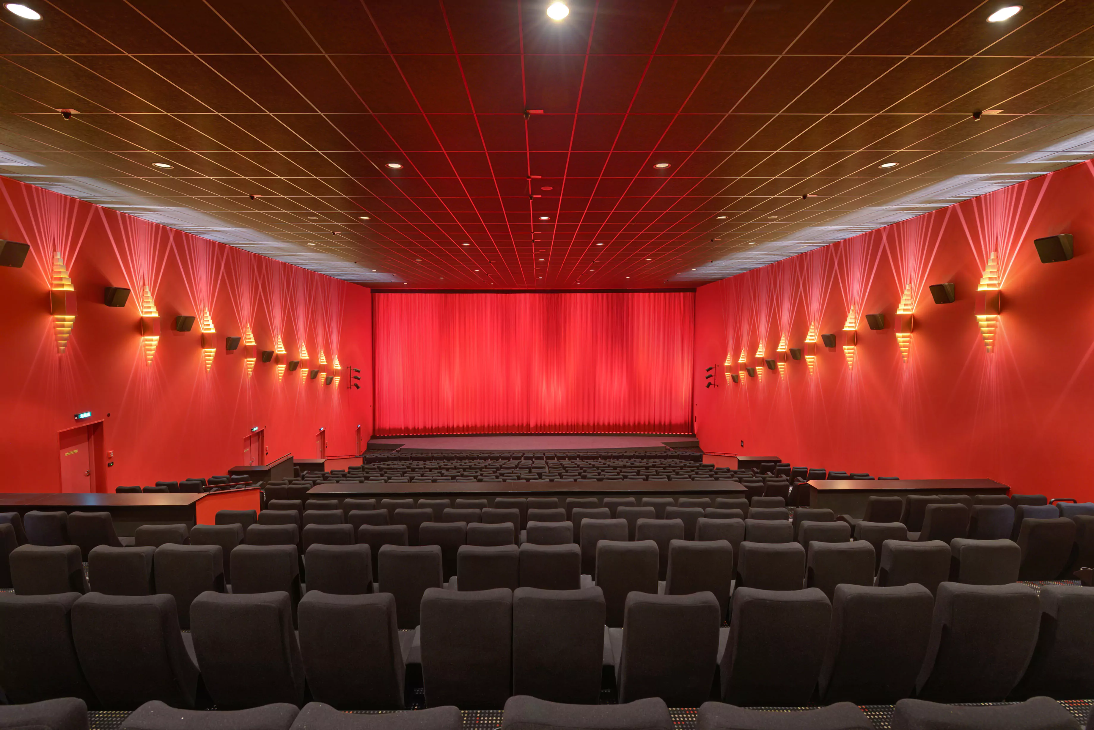 Manufacturing European Standard Cinema Seats